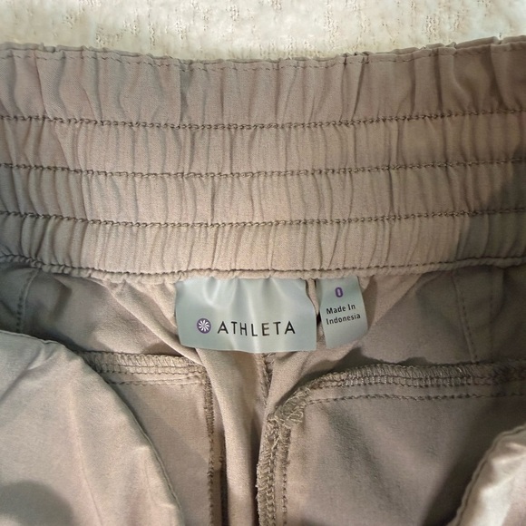 Athleta Chelsea Women's Khaki Pockets Elastic Waist Pull-On Cargo Pant size 0 - Picture 2 of 5